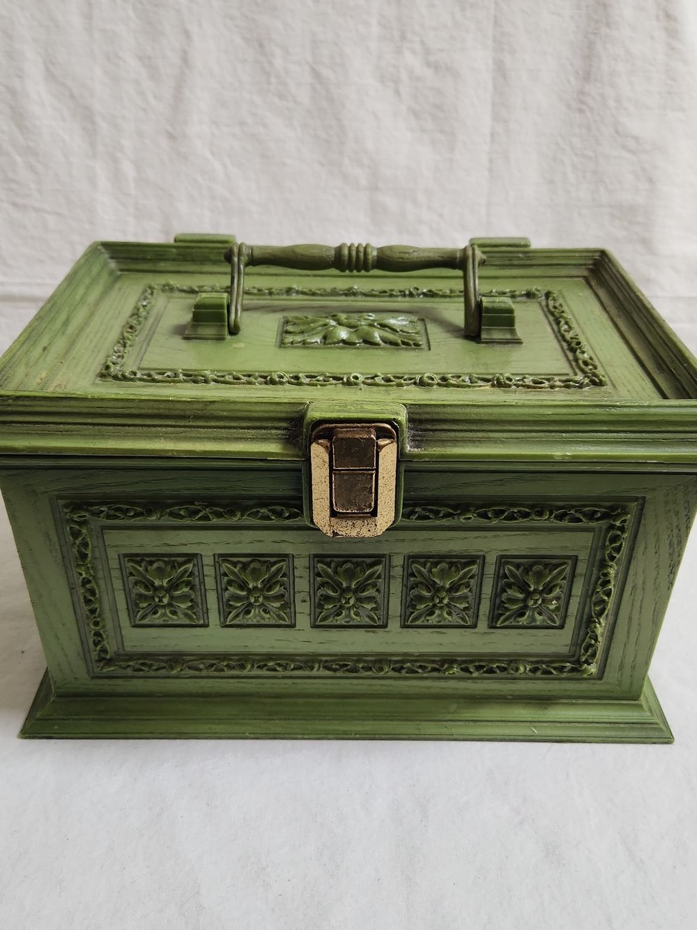 Vintage Max Klein Avocado Green Plastic Sewing Box